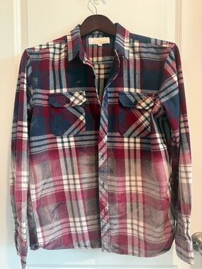 Women’s Plaid Long-Sleeve Button-Up Shirt in Burgundy and Navy